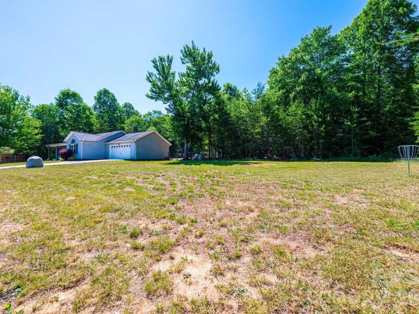 205 Winding Cedar Drive, Statesville, NC 28677.  MLS# CAR4386333, YatesRealty ID 29046. 