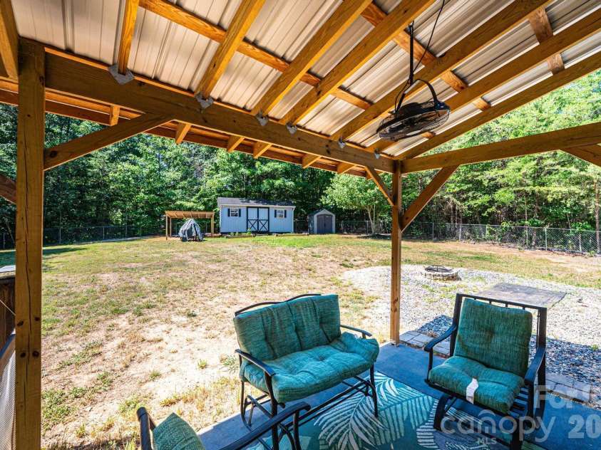 205 Winding Cedar Drive, Statesville, NC 28677.  MLS# CAR4386333, YatesRealty ID 29046. 
