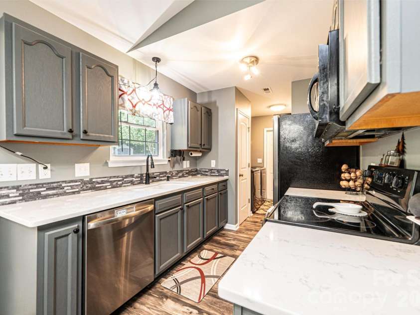 205 Winding Cedar Drive, Statesville, NC 28677.  MLS# CAR4386333, YatesRealty ID 29046. 