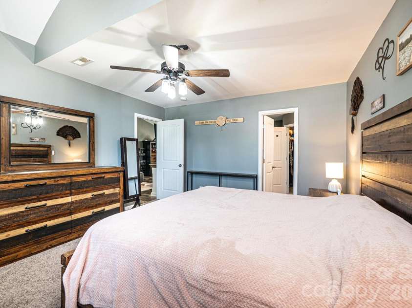 205 Winding Cedar Drive, Statesville, NC 28677.  MLS# CAR4386333, YatesRealty ID 29046. 