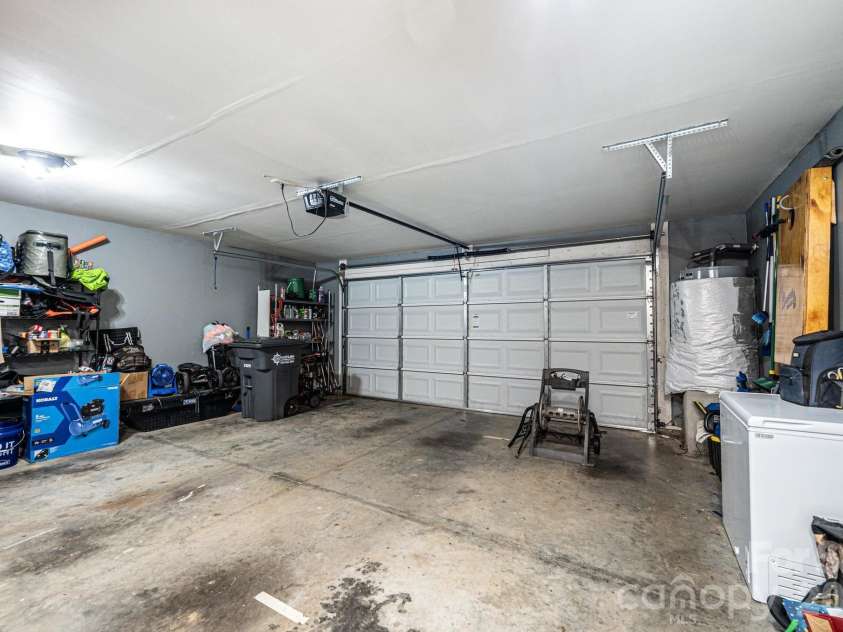 205 Winding Cedar Drive, Statesville, NC 28677.  MLS# CAR4386333, YatesRealty ID 29046. 