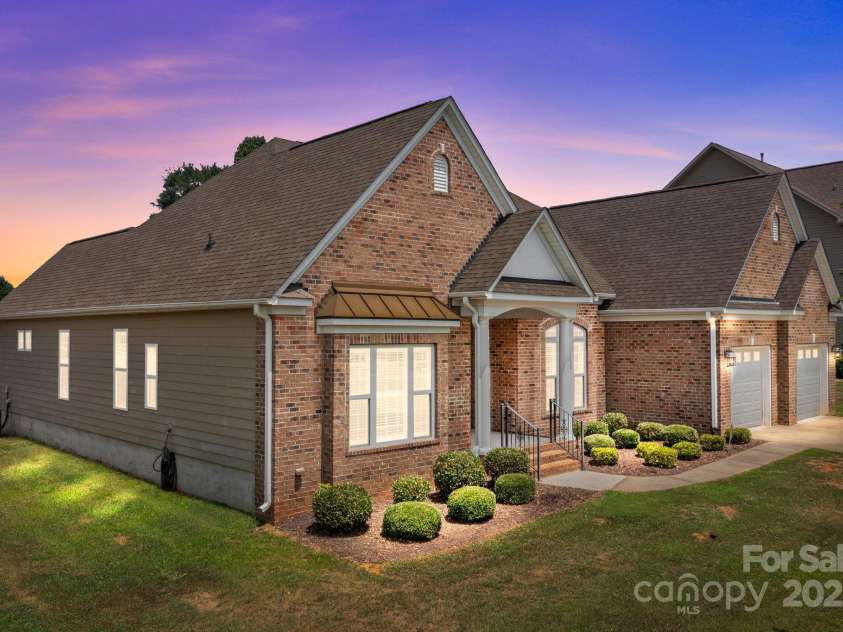 955 Brookdale Lane, Stanley, NC 28164.  MLS# CAR4287071, YatesRealty ID 29046. 