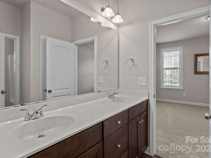 955 Brookdale Lane, Stanley, NC 28164.  MLS# CAR4287071, YatesRealty ID 29046. 