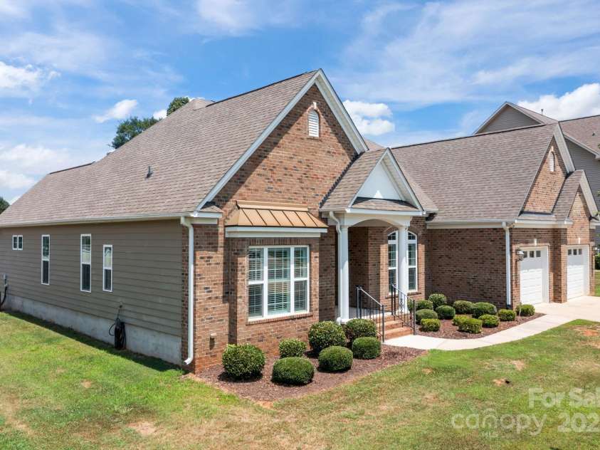 955 Brookdale Lane, Stanley, NC 28164.  MLS# CAR4287071, YatesRealty ID 29046. 