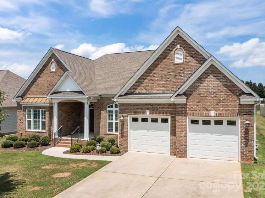 955 Brookdale Lane, Stanley, NC 28164.  MLS# CAR4287071, YatesRealty ID 29046. 