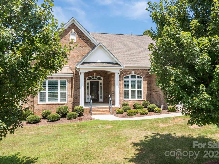 955 Brookdale Lane, Stanley, NC 28164.  MLS# CAR4287071, YatesRealty ID 29046. 