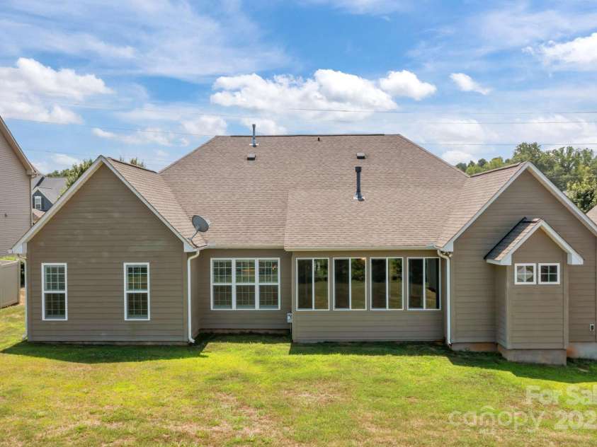 955 Brookdale Lane, Stanley, NC 28164.  MLS# CAR4287071, YatesRealty ID 29046. 