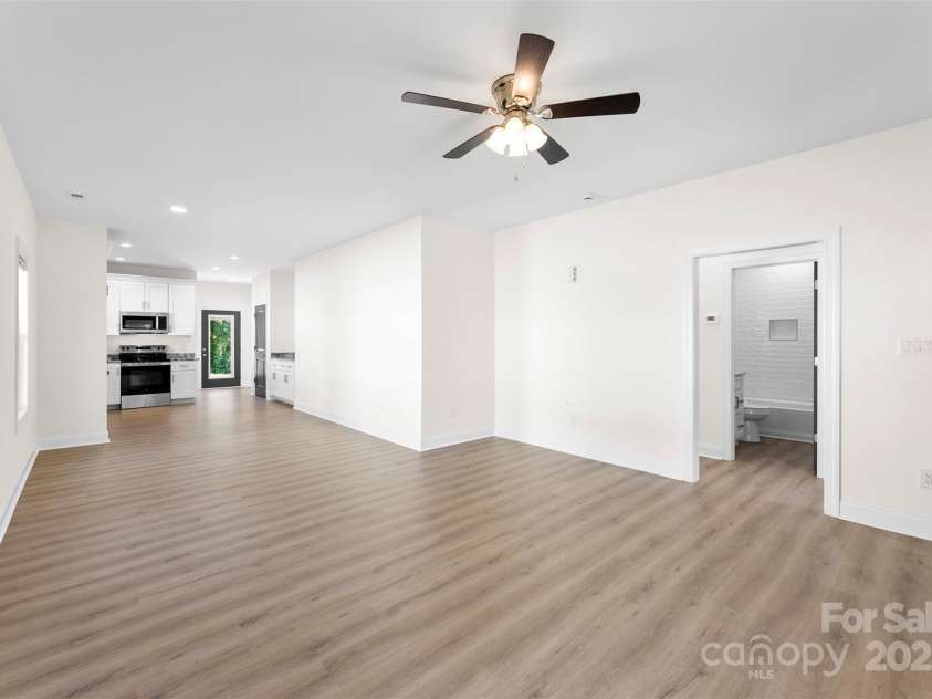 215 Benfield Road, Kings Mountain, NC 28086.  MLS# CAR4286944, YatesRealty ID 29048. 