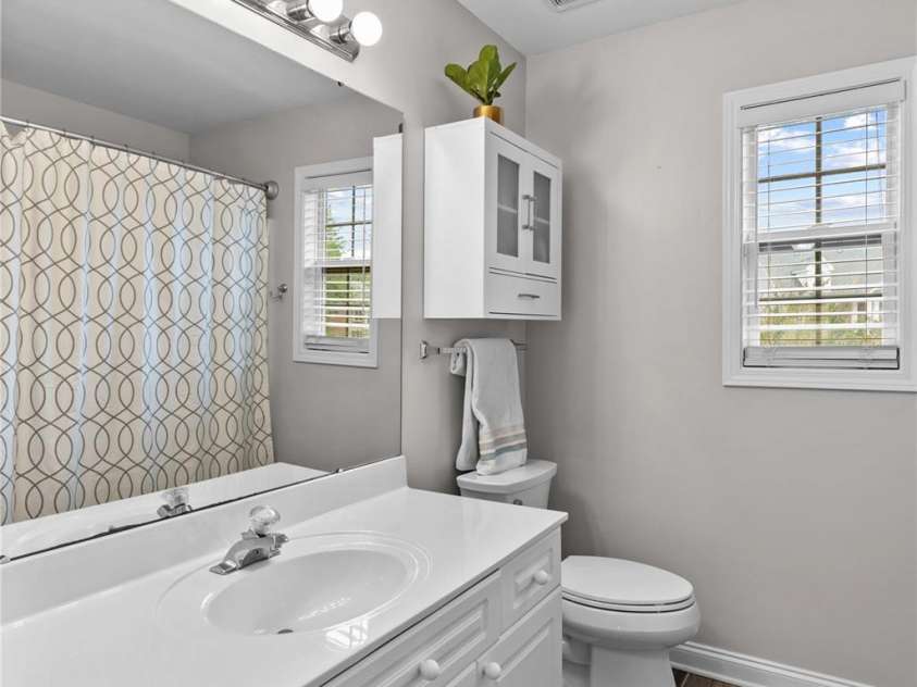 104 Middleton Place, Mooresville, NC 28117.  MLS# CAR4387019, YatesRealty ID 29049. Bathroom 2