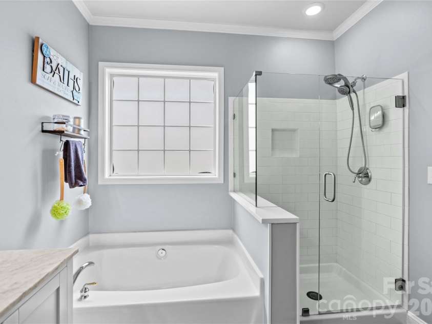 104 Middleton Place, Mooresville, NC 28117.  MLS# CAR4387019, YatesRealty ID 29049. Primary Bathroom