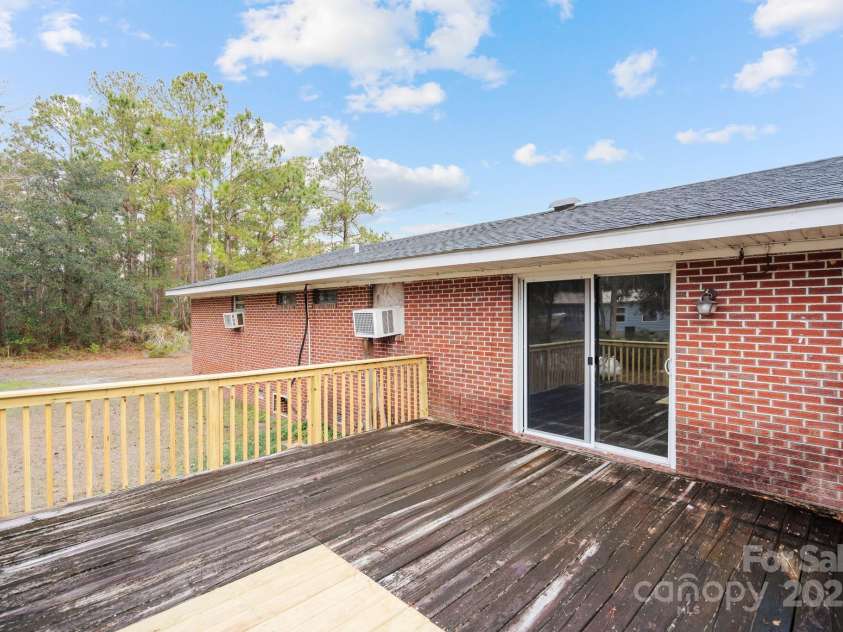 9329 Central Boulevard, Winnabow, NC 28479.  MLS# CAR4208156, YatesRealty ID 2905. 