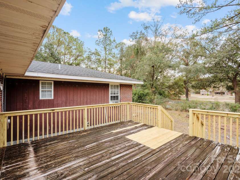 9329 Central Boulevard, Winnabow, NC 28479.  MLS# CAR4208156, YatesRealty ID 2905. 