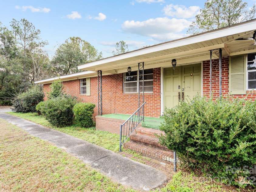 9329 Central Boulevard, Winnabow, NC 28479.  MLS# CAR4208156, YatesRealty ID 2905. 