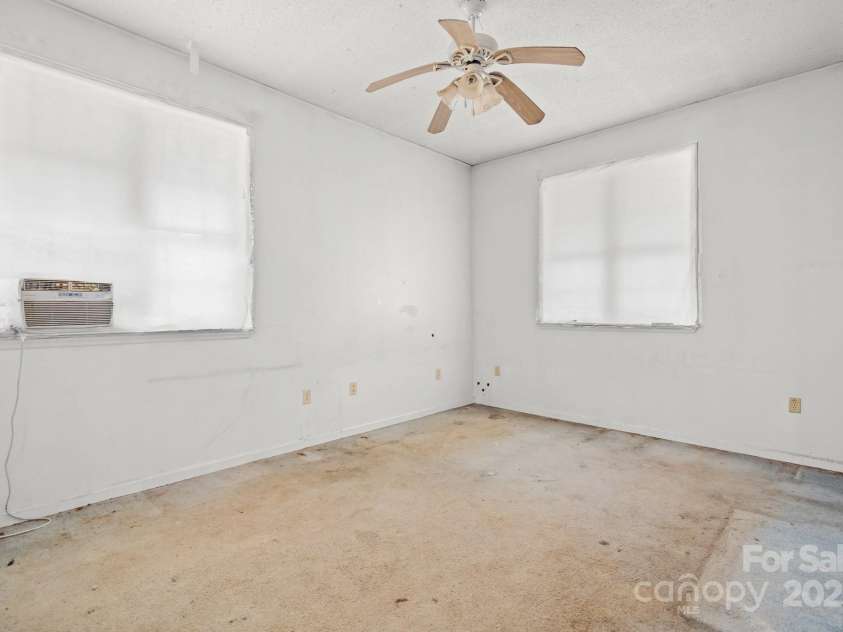 9329 Central Boulevard, Winnabow, NC 28479.  MLS# CAR4208156, YatesRealty ID 2905. 