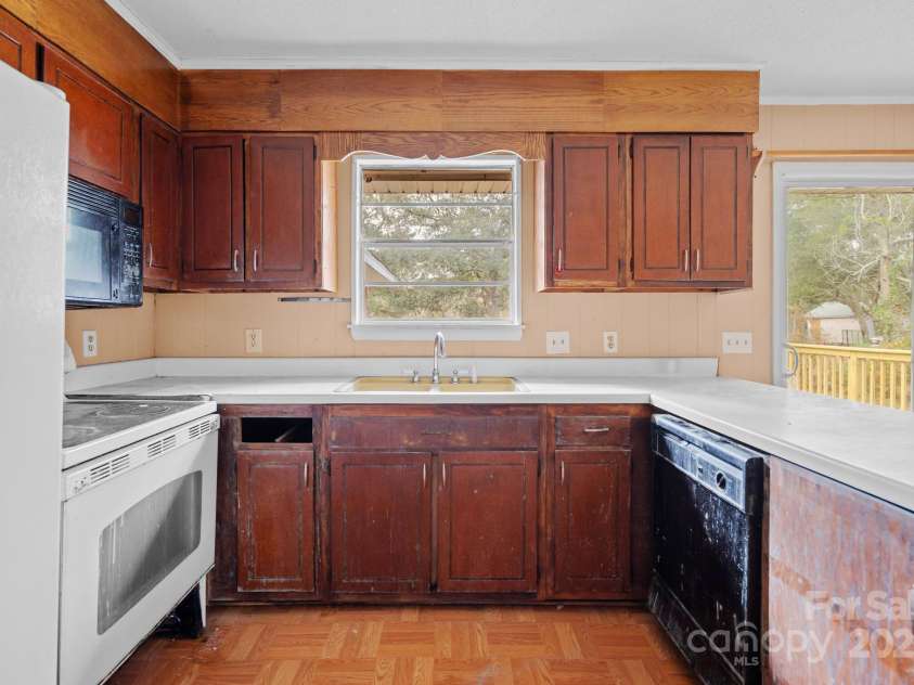 9329 Central Boulevard, Winnabow, NC 28479.  MLS# CAR4208156, YatesRealty ID 2905. 