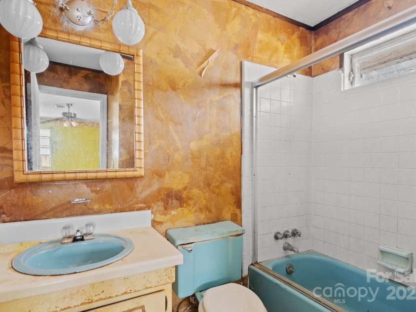 9329 Central Boulevard, Winnabow, NC 28479.  MLS# CAR4208156, YatesRealty ID 2905. 