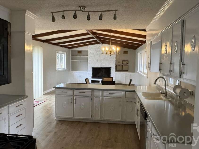 938 Sandswood Drive, Gastonia, NC 28054.  MLS# CAR4340144, YatesRealty ID 2905. 