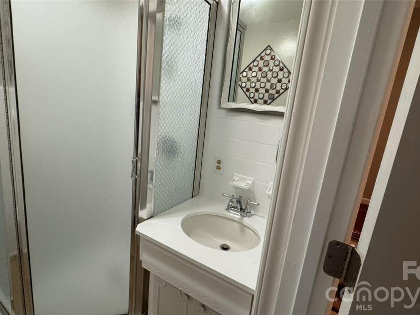 938 Sandswood Drive, Gastonia, NC 28054.  MLS# CAR4340144, YatesRealty ID 2905. 