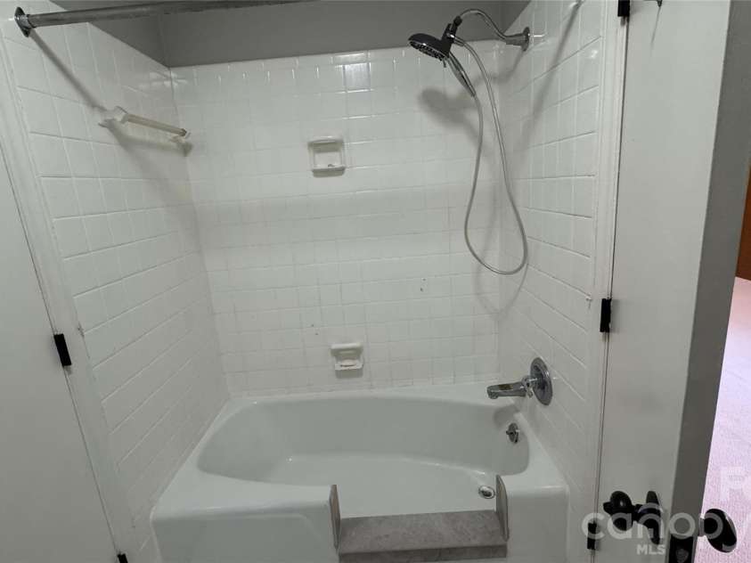 938 Sandswood Drive, Gastonia, NC 28054.  MLS# CAR4340144, YatesRealty ID 2905. 