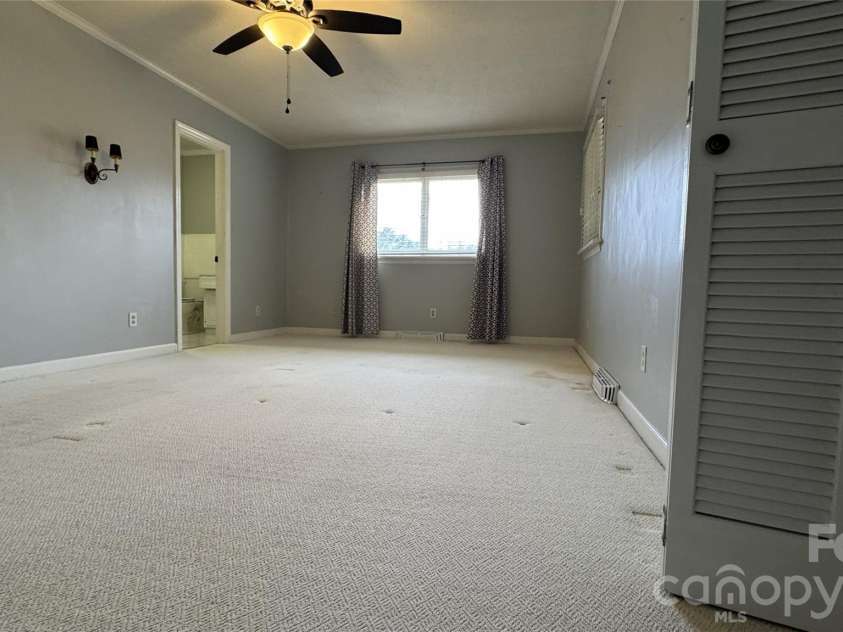 938 Sandswood Drive, Gastonia, NC 28054.  MLS# CAR4340144, YatesRealty ID 2905. 