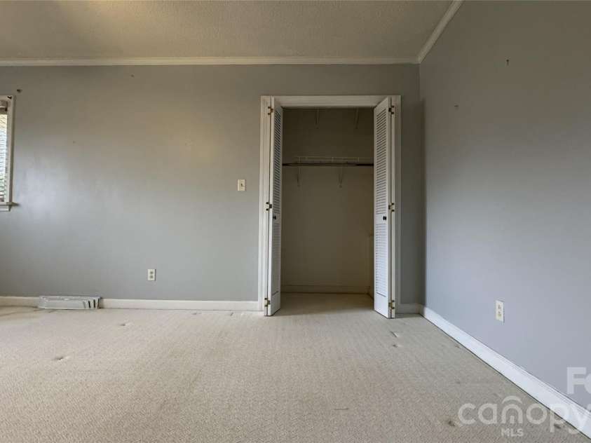 938 Sandswood Drive, Gastonia, NC 28054.  MLS# CAR4340144, YatesRealty ID 2905. 