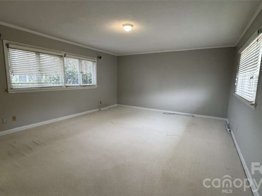 938 Sandswood Drive, Gastonia, NC 28054.  MLS# CAR4340144, YatesRealty ID 2905. 