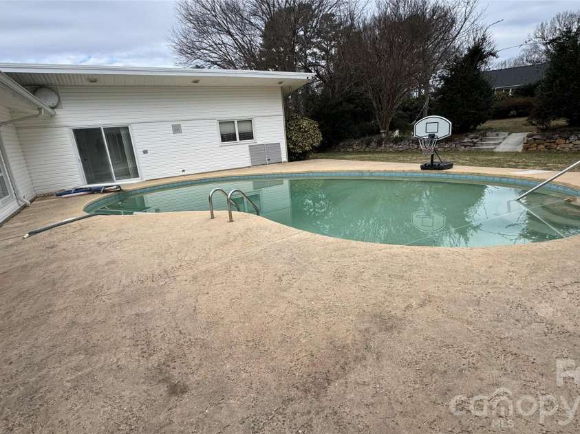 938 Sandswood Drive, Gastonia, NC 28054.  MLS# CAR4340144, YatesRealty ID 2905. 