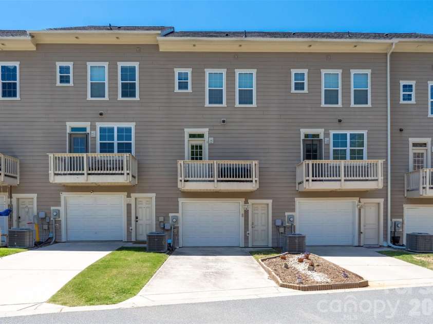 13732 Cinnabar Place, Huntersville, NC 28078.  MLS# CAR4370404, YatesRealty ID 29050. 