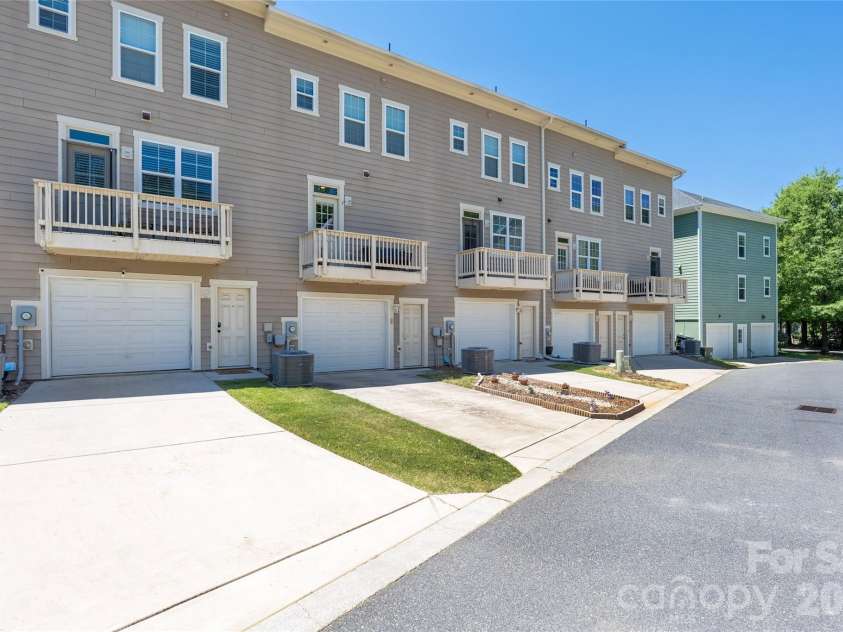 13732 Cinnabar Place, Huntersville, NC 28078.  MLS# CAR4370404, YatesRealty ID 29050. 