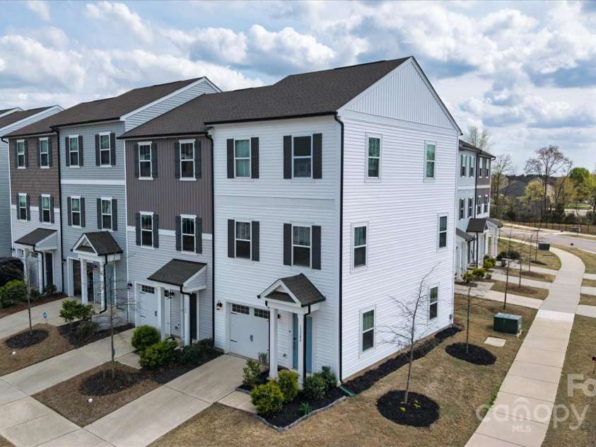 13304 Porter Creek Road, Charlotte, NC 28262.  MLS# CAR4240876, YatesRealty ID 29052. 