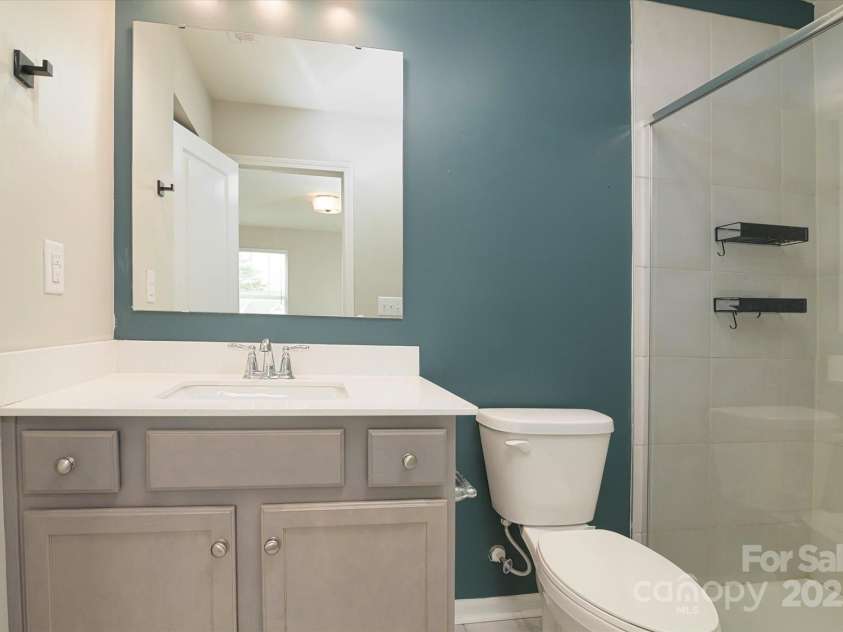 13304 Porter Creek Road, Charlotte, NC 28262.  MLS# CAR4240876, YatesRealty ID 29052. Primary Bath