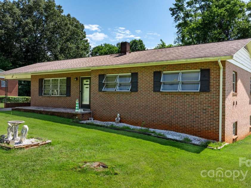 204 Whitley Road, Morganton, NC 28655.  MLS# CAR4280379, YatesRealty ID 29054. 