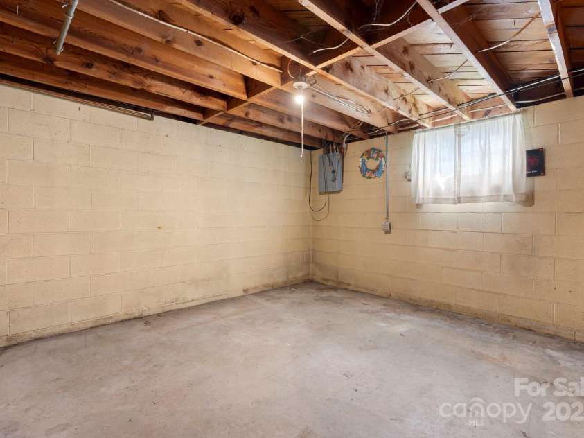 204 Whitley Road, Morganton, NC 28655.  MLS# CAR4280379, YatesRealty ID 29054. 