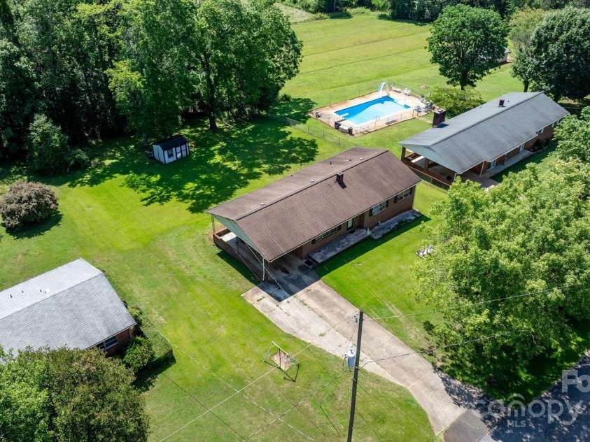 204 Whitley Road, Morganton, NC 28655.  MLS# CAR4280379, YatesRealty ID 29054. 