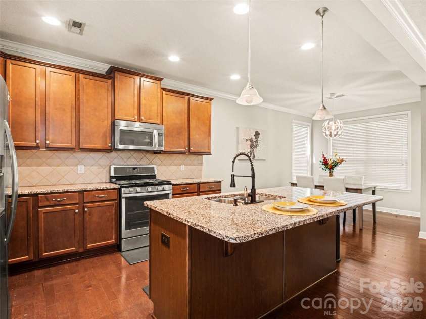 7128 Toxaway Lane, Charlotte, NC 28269.  MLS# CAR4386205, YatesRealty ID 29054. 