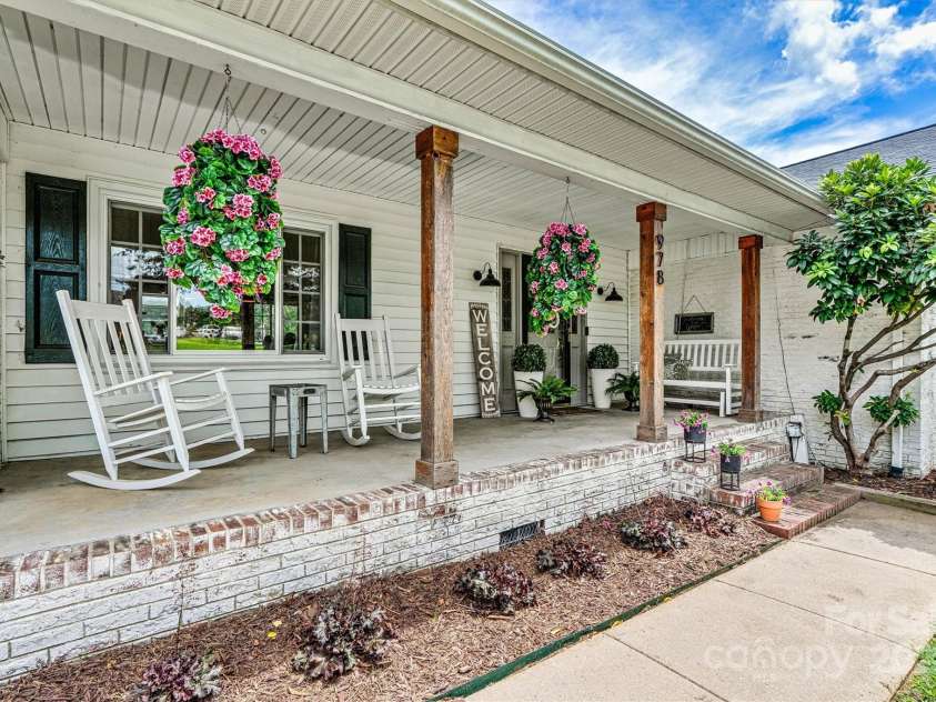 978 La Forest Lane, Concord, NC 28027.  MLS# CAR4280916, YatesRealty ID 29055. 