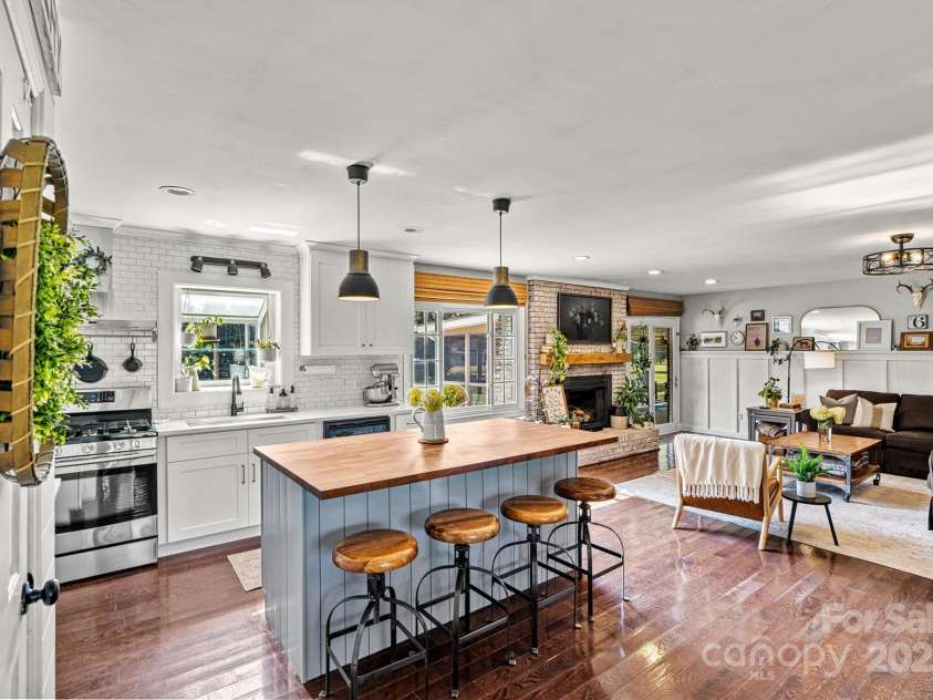 978 La Forest Lane, Concord, NC 28027.  MLS# CAR4280916, YatesRealty ID 29055. 