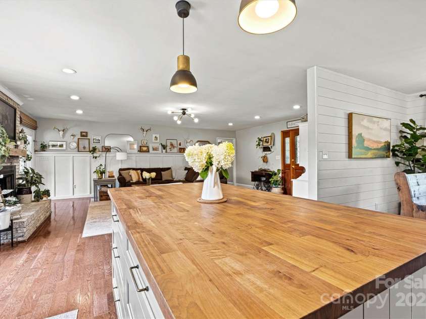 978 La Forest Lane, Concord, NC 28027.  MLS# CAR4280916, YatesRealty ID 29055. 