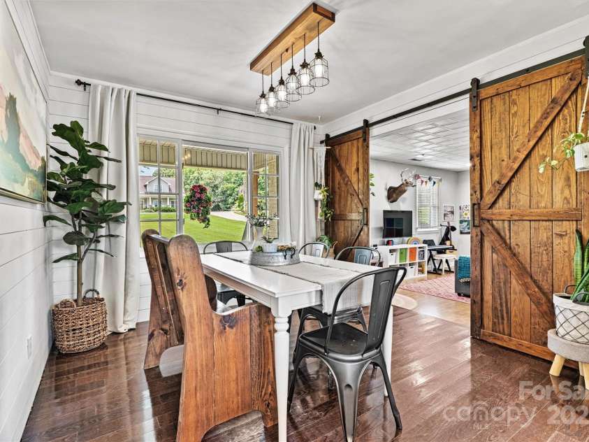 978 La Forest Lane, Concord, NC 28027.  MLS# CAR4280916, YatesRealty ID 29055. 