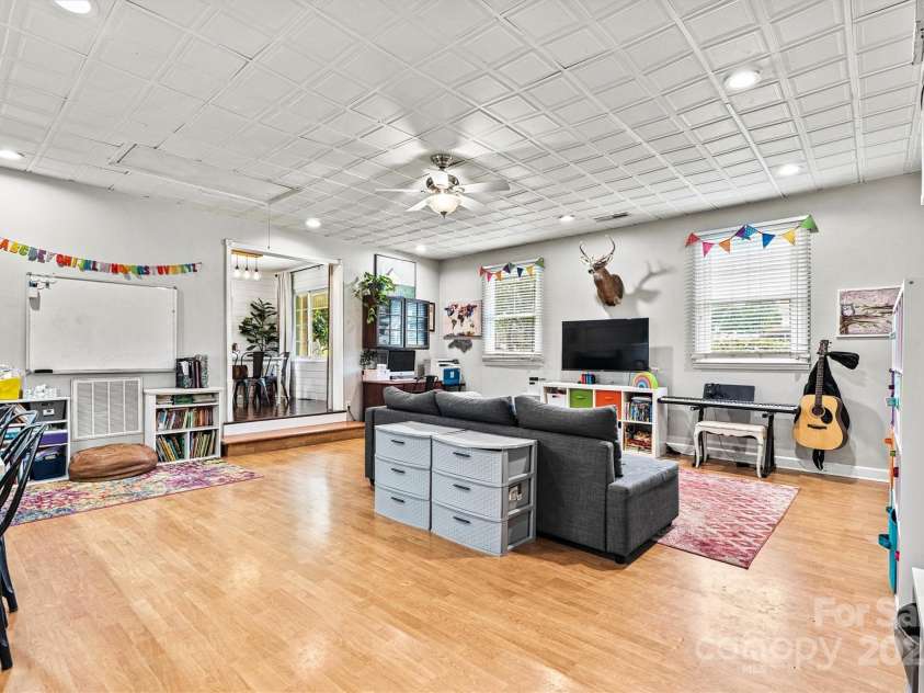 978 La Forest Lane, Concord, NC 28027.  MLS# CAR4280916, YatesRealty ID 29055. 