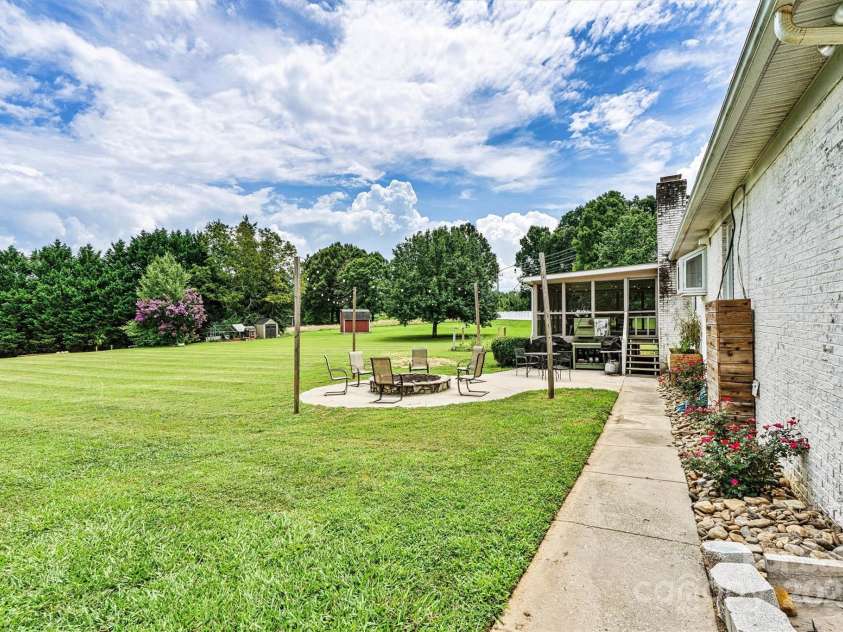 978 La Forest Lane, Concord, NC 28027.  MLS# CAR4280916, YatesRealty ID 29055. 