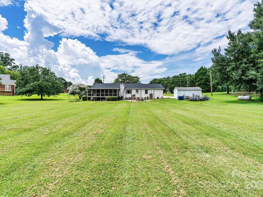 978 La Forest Lane, Concord, NC 28027.  MLS# CAR4280916, YatesRealty ID 29055. 