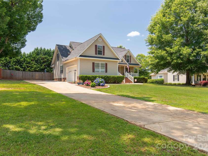 1530 Danlee Drive, Lancaster, SC 29720.  MLS# CAR4267110, YatesRealty ID 29057. 