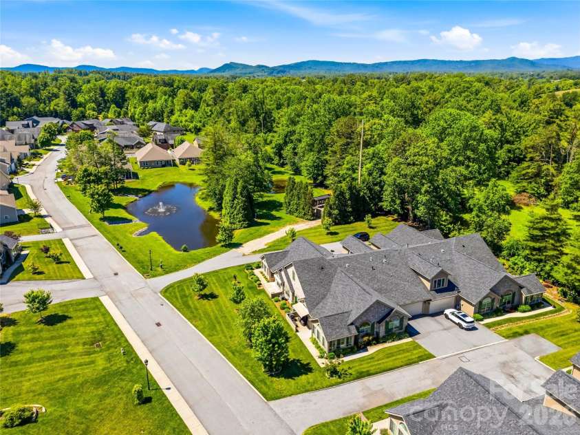426 Summerfield Place, Flat Rock, NC 28731.  MLS# CAR4391226, YatesRealty ID 29057. 