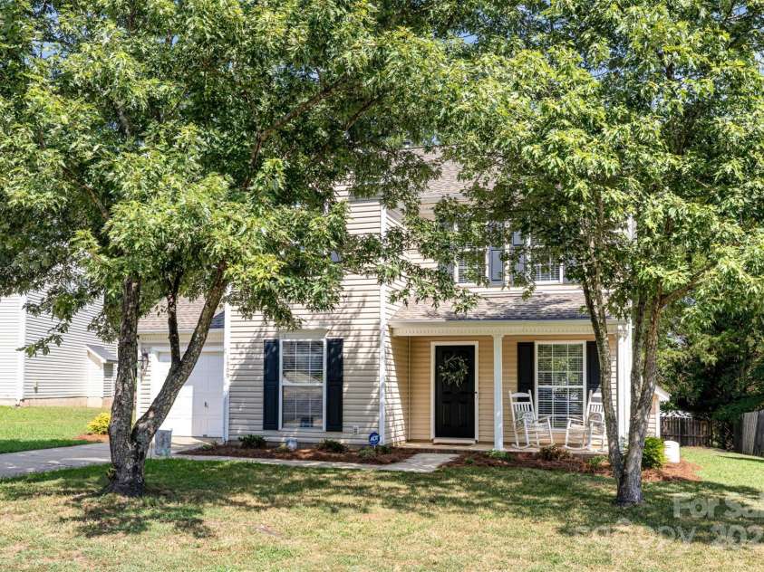 1909 Safflower Circle, Charlotte, NC 28262.  MLS# CAR4283020, YatesRealty ID 29058. 