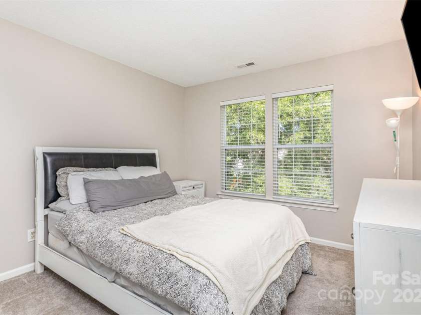 1909 Safflower Circle, Charlotte, NC 28262.  MLS# CAR4283020, YatesRealty ID 29058. 