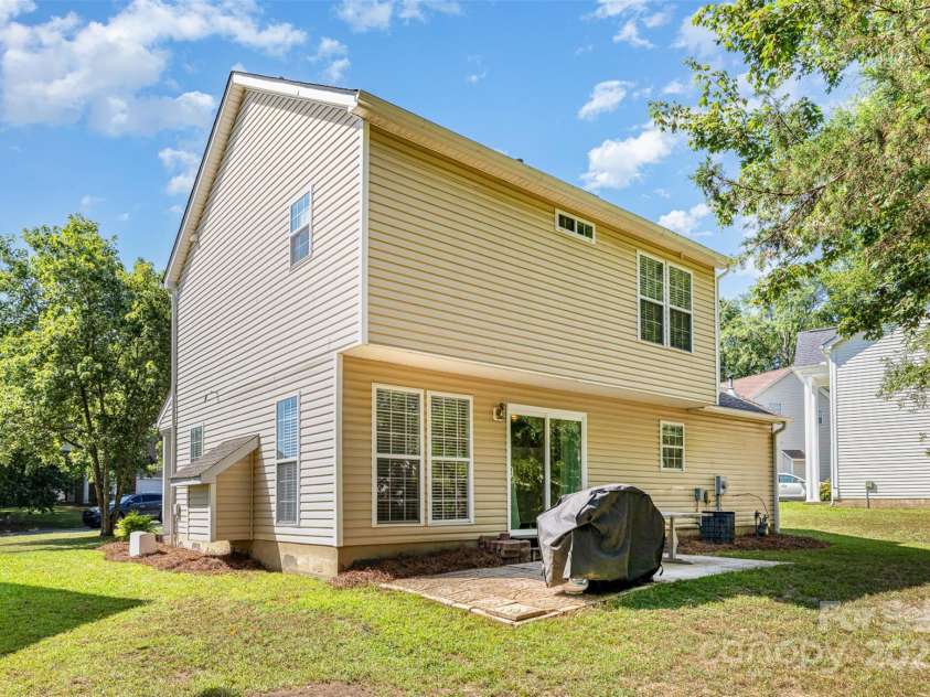 1909 Safflower Circle, Charlotte, NC 28262.  MLS# CAR4283020, YatesRealty ID 29058. 