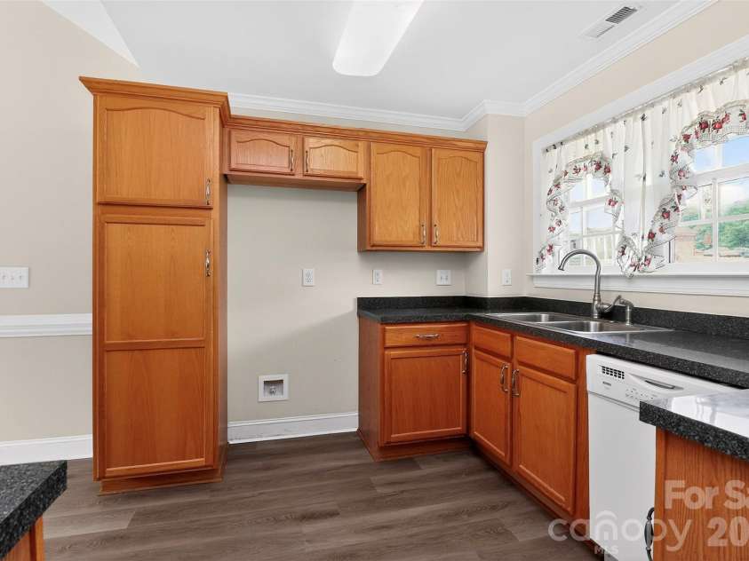 2823 Gourdvine Drive, Marshville, NC 28103.  MLS# CAR4382980, YatesRealty ID 29059. 