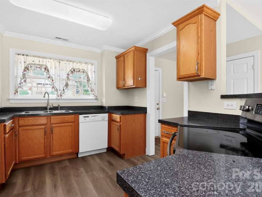 2823 Gourdvine Drive, Marshville, NC 28103.  MLS# CAR4382980, YatesRealty ID 29059. 