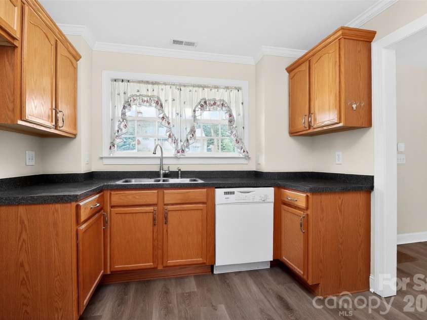 2823 Gourdvine Drive, Marshville, NC 28103.  MLS# CAR4382980, YatesRealty ID 29059. 
